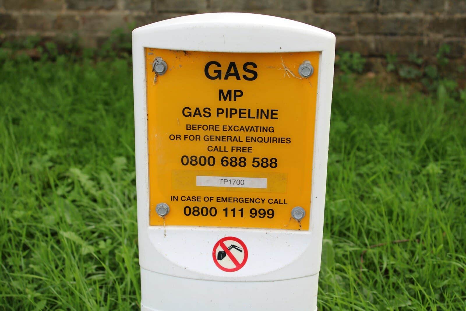 Photo by Fast Markers gas line installation